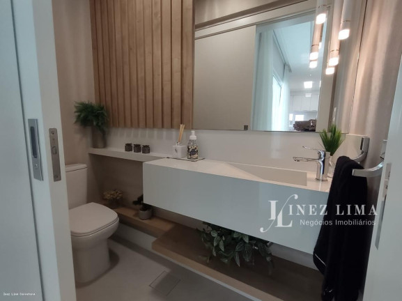 Imagem Imóvel com 3 Quartos à Venda, 120 m² em Meia Praia - Itapema Imagem Imóvel com 3 Quartos à Venda, 120 m² em Meia Praia - Itapema