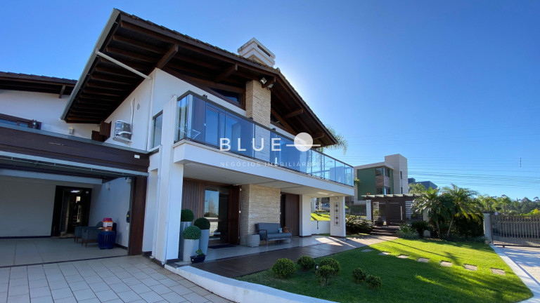 Casa com 4 Quartos à Venda, 300 m² em Centenário - Torres