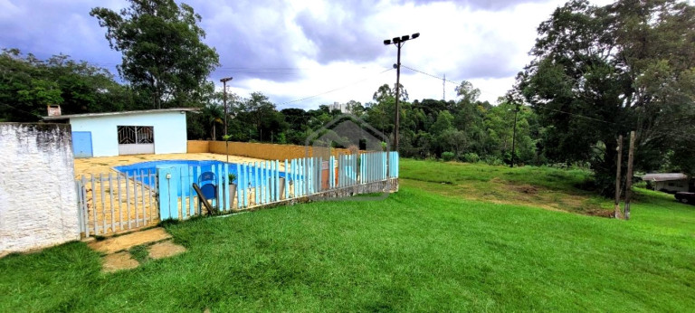 Imagem Imóvel com 2 Quartos à Venda, 254 m² em Maria Luíza - Cascavel Imagem Imóvel com 2 Quartos à Venda, 254 m² em Maria Luíza - Cascavel