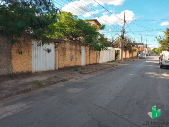 Imagem Casa com 2 Quartos à Venda, 65 m² em Todos Os Santos - Montes Claros Imagem Casa com 2 Quartos à Venda, 65 m² em Todos Os Santos - Montes Claros