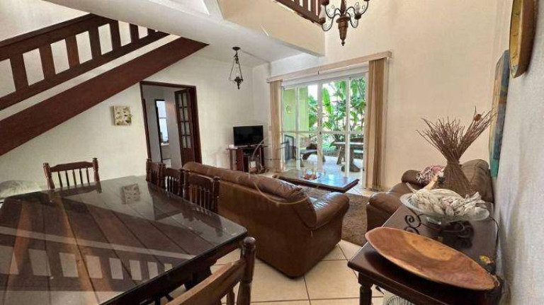 Imagem Sobrado com 5 Quartos à Venda, 249 m² em Praia Do Itamambuca - Ubatuba Imagem Sobrado com 5 Quartos à Venda, 249 m² em Praia Do Itamambuca - Ubatuba