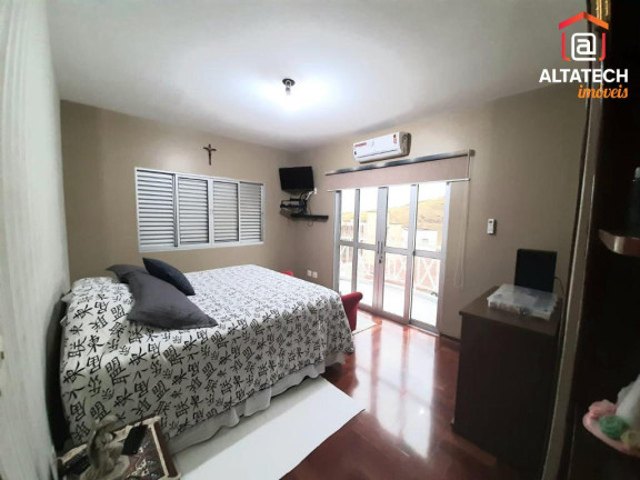 Imagem Casa com 3 Quartos à Venda, 210 m² em Jardim Centenário - Poços De Caldas Imagem Casa com 3 Quartos à Venda, 210 m² em Jardim Centenário - Poços De Caldas