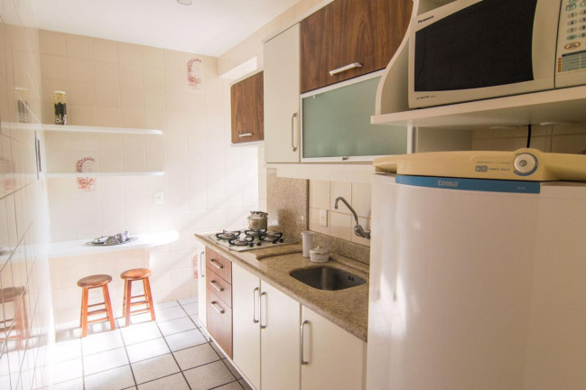 Imagem Apartamento com 2 Quartos para Alugar,  em Canasvieiras - Florianópolis