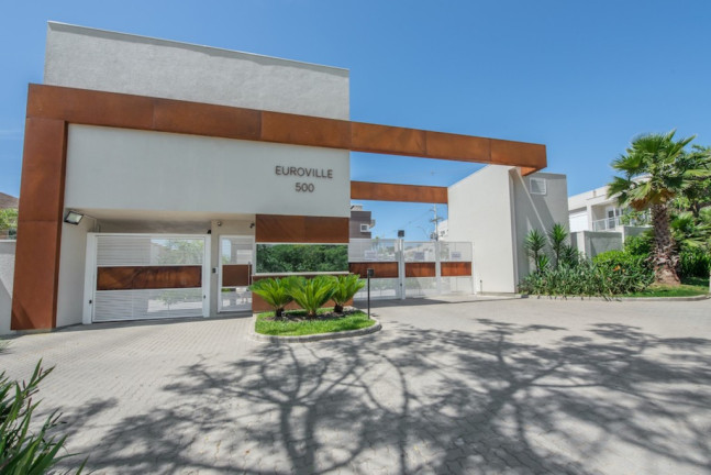 Casa com 4 Quartos à Venda,  em Vila Nova - Porto Alegre
