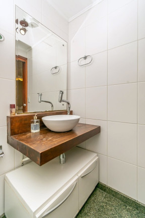 Imagem Imóvel com 2 Quartos à Venda, em Petrópolis - Porto Alegre Imagem Imóvel com 2 Quartos à Venda, em Petrópolis - Porto Alegre