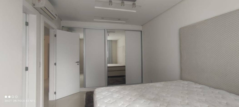 Imagem Apartamento com 3 Quartos para Alugar, 136 m² em Centro - Balneário Camboriú