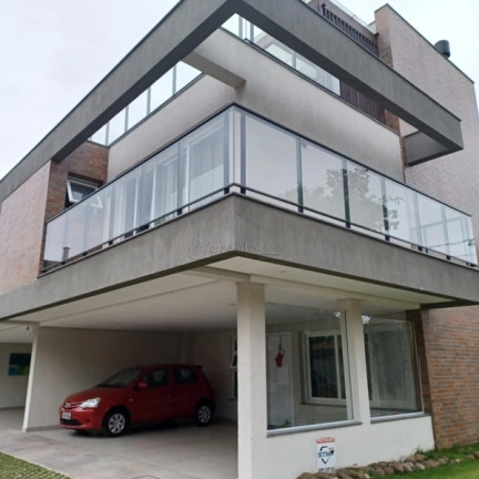Imagem Casa com 3 Quartos à Venda, 306 m² em Vila Assunção - Porto Alegre Imagem Casa com 3 Quartos à Venda, 306 m² em Vila Assunção - Porto Alegre