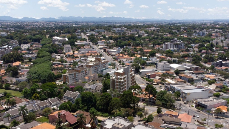 Imagem Apartamento com 2 Quartos à Venda, 187 m² em Hugo Lange - Curitiba