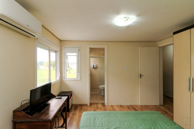 Imagem Imóvel com 3 Quartos à Venda, em Hípica - Porto Alegre Imagem Imóvel com 3 Quartos à Venda, em Hípica - Porto Alegre