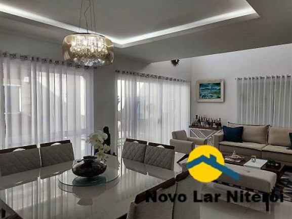Casa com 4 Quartos à Venda, 300 m² em Camboinhas - Niterói