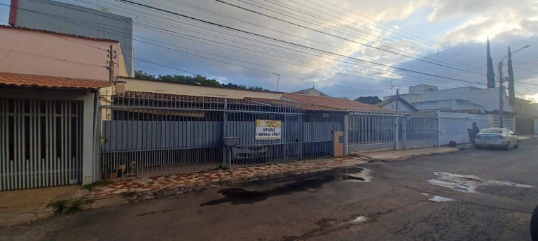 Imagem Casa com 6 Quartos à Venda, em Guará Ii - Brasília Imagem Casa com 6 Quartos à Venda, em Guará Ii - Brasília