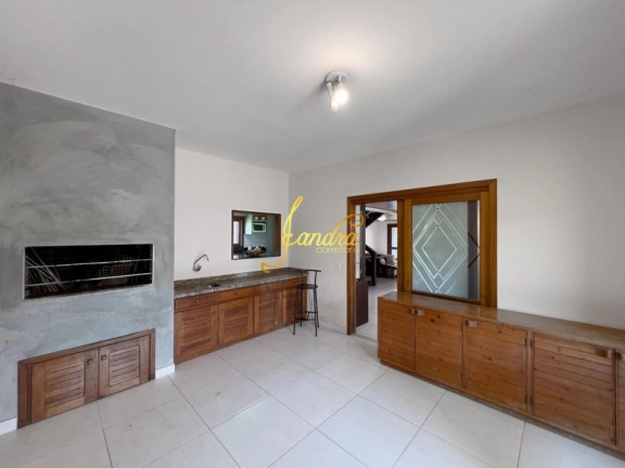 Sobrado com 4 Quartos à Venda, 350 m² em Centro - Xangri-la