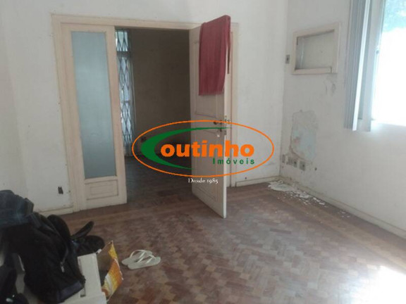 Imagem Casa com 7 Quartos à Venda, 310 m² em Maracanã - Rio De Janeiro Imagem Casa com 7 Quartos à Venda, 310 m² em Maracanã - Rio De Janeiro