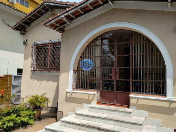 Casa com 3 Quartos à Venda, 212 m² em Embaré - Santos