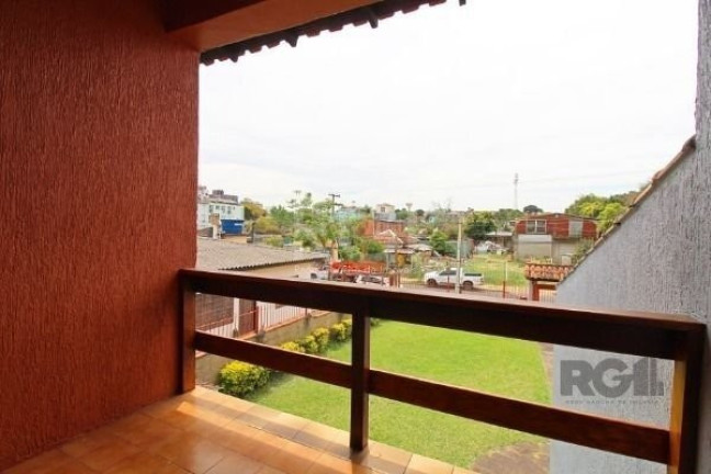 Imagem Casa com 3 Quartos à Venda, 223 m² em Tristeza - Porto Alegre Imagem Casa com 3 Quartos à Venda, 223 m² em Tristeza - Porto Alegre