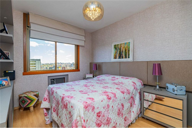 Imagem Apartamento com 3 Quartos à Venda, 120 m² em Menino Deus - Porto Alegre Imagem Apartamento com 3 Quartos à Venda, 120 m² em Menino Deus - Porto Alegre