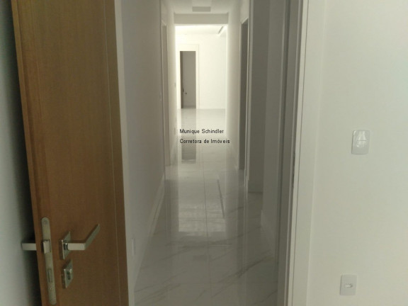 Imagem Imóvel com 3 Quartos à Venda, 182 m²em Centro - Balneário Camboriú Imagem Imóvel com 3 Quartos à Venda, 182 m²em Centro - Balneário Camboriú