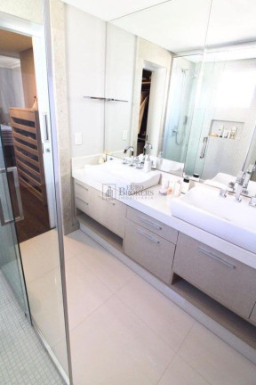 Imagem Apartamento com 3 Quartos à Venda, 136 m² em Centro - Balneário Camboriú Imagem Apartamento com 3 Quartos à Venda, 136 m² em Centro - Balneário Camboriú