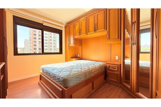 Imagem Apartamento com 2 Quartos à Venda, 70 m² em Menino Deus - Porto Alegre Imagem Apartamento com 2 Quartos à Venda, 70 m² em Menino Deus - Porto Alegre
