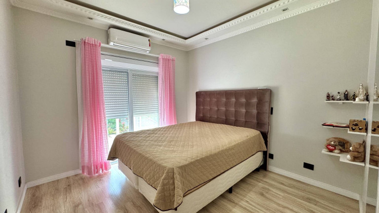 Imagem Casa com 4 Quartos à Venda, 304 m² em Alphaville - Santana De Parnaíba Imagem Casa com 4 Quartos à Venda, 304 m² em Alphaville - Santana De Parnaíba