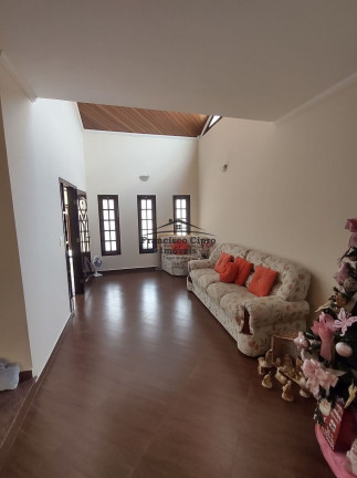 Sobrado com 3 Quartos à Venda, 253 m² em Jardim Bela Vista - Guaratinguetá