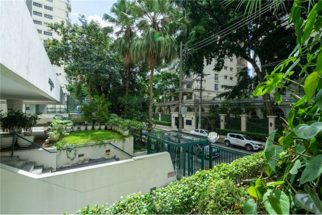 Imagem Apartamento com 3 Quartos à Venda, 130 m² em Itaim Bibi - São Paulo