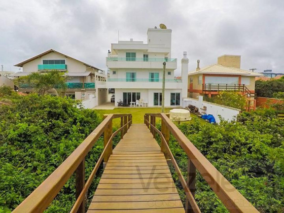 Imagem Casa com 6 Quartos à Venda, 500 m² em Mariscal - Bombinhas Imagem Casa com 6 Quartos à Venda, 500 m² em Mariscal - Bombinhas