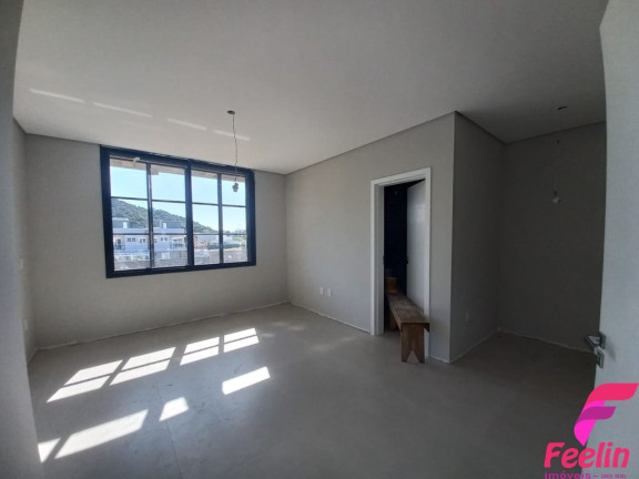 Imagem Casa com 3 Quartos à Venda, 161 m² em Rio Tavares - Florianópolis