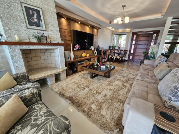 Imagem Casa com 3 Quartos à Venda, 265 m² em Várzea - Teresópolis Imagem Casa com 3 Quartos à Venda, 265 m² em Várzea - Teresópolis