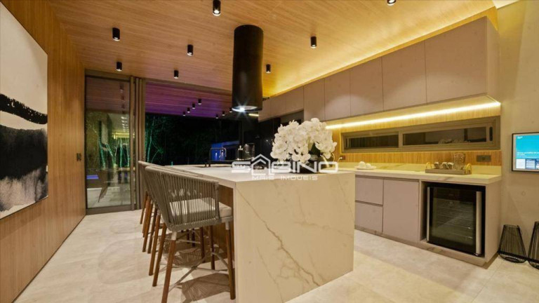 Imagem Casa com 5 Quartos à Venda, 384 m² em Riviera Módulo 16 - Bertioga Imagem Casa com 5 Quartos à Venda, 384 m² em Riviera Módulo 16 - Bertioga