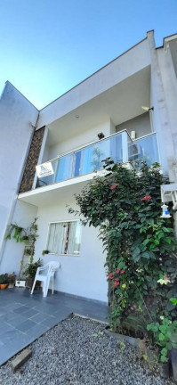 Imagem Casa com 2 Quartos à Venda, 65 m² em Petrópolis - Joinville