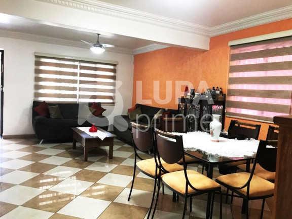Casa com 3 Quartos à Venda, 180 m² em Imirim - São Paulo