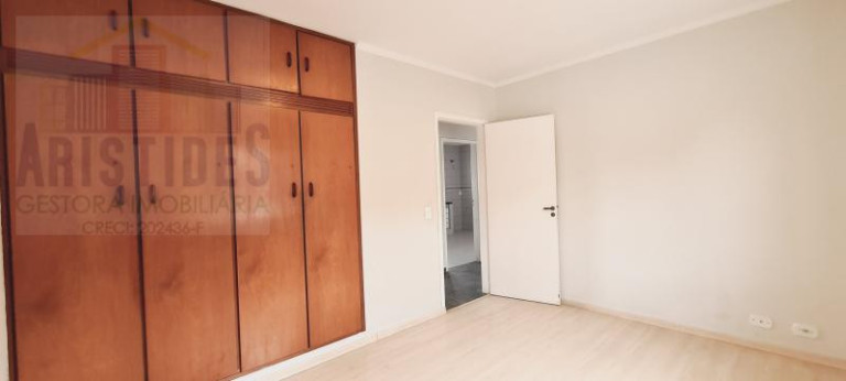 Imagem Casa com 3 Quartos à Venda, 227 m² Imagem Casa com 3 Quartos à Venda, 227 m²