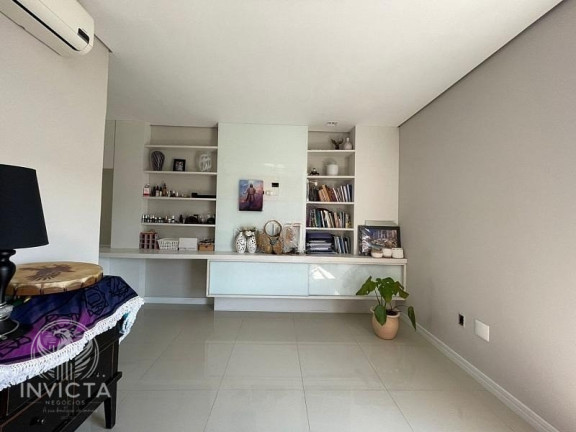 Imagem Cobertura com 3 Quartos à Venda, 196 m² em Pioneiros - Balneário Camboriú Imagem Cobertura com 3 Quartos à Venda, 196 m² em Pioneiros - Balneário Camboriú