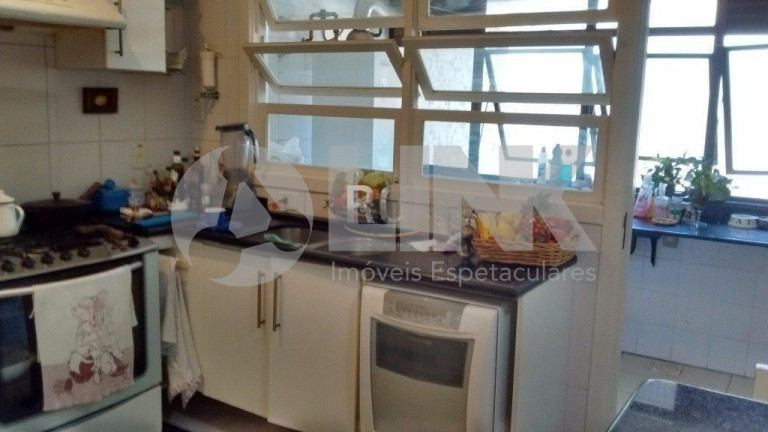 Imagem Apartamento com 3 Quartos à Venda, 194 m² em Auxiliadora - Porto Alegre Imagem Apartamento com 3 Quartos à Venda, 194 m² em Auxiliadora - Porto Alegre