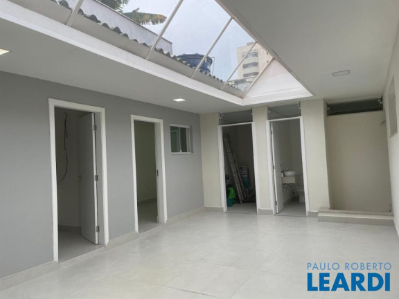 Imagem Sobrado com 9 Quartos à Venda, 250 m² em Centro - Santo André Imagem Sobrado com 9 Quartos à Venda, 250 m² em Centro - Santo André