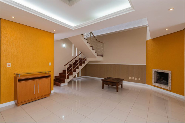 Imagem Casa com 4 Quartos à Venda, 330 m² em Nonoai - Porto Alegre Imagem Casa com 4 Quartos à Venda, 330 m² em Nonoai - Porto Alegre