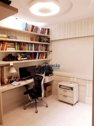 Imagem Apartamento com 4 Quartos à Venda, 156 m² em Charitas - Niterói