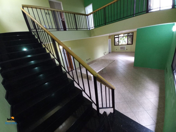 Imagem Sobrado com 5 Quartos à Venda, 558 m² em Morro Dos Barbosas - São Vicente Imagem Sobrado com 5 Quartos à Venda, 558 m² em Morro Dos Barbosas - São Vicente