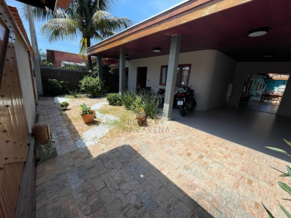 Casa com 4 Quartos à Venda, 204 m² em Barra Da Lagoa - Ubatuba