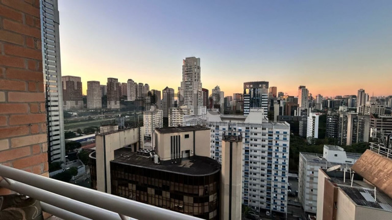 Imagem Apartamento com 1 Quarto à Venda ou Locação, 46 m² em Brooklin - São Paulo Imagem Apartamento com 1 Quarto à Venda ou Locação, 46 m² em Brooklin - São Paulo
