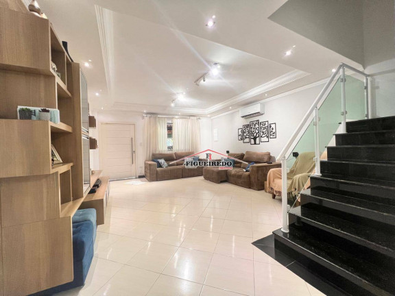 Sobrado com 3 Quartos à Venda, 121 m² em Maracanã - Praia Grande