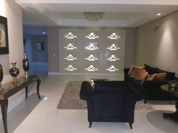 Imagem Imóvel com 3 Quartos à Venda, 140 m² em Centro - Balneário Camboriú Imagem Imóvel com 3 Quartos à Venda, 140 m² em Centro - Balneário Camboriú