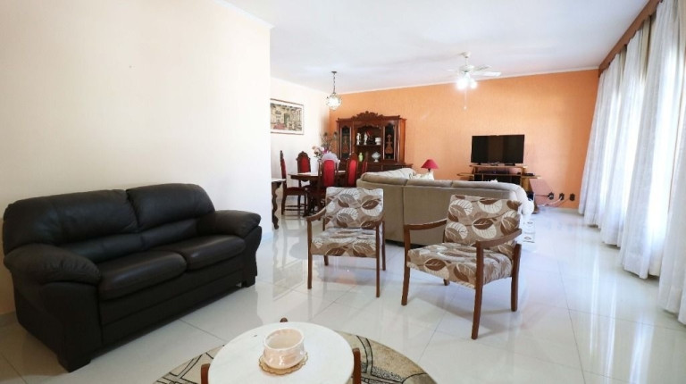 Imagem Casa com 4 Quartos à Venda, 232 m² em Tremembé - São Paulo Imagem Casa com 4 Quartos à Venda, 232 m² em Tremembé - São Paulo