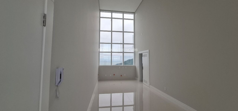 Imagem Imóvel com 4 Quartos à Venda, 227 m² em Centro - Balneário Camboriú Imagem Imóvel com 4 Quartos à Venda, 227 m² em Centro - Balneário Camboriú