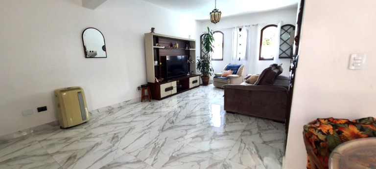 Imagem Casa com 4 Quartos à Venda, 360 m² em Balneário Praia Do Pernambuco Guarujá - São Paulo Imagem Casa com 4 Quartos à Venda, 360 m² em Balneário Praia Do Pernambuco Guarujá - São Paulo