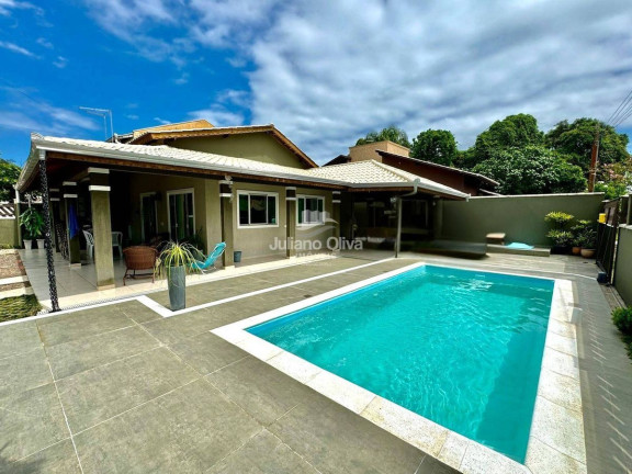 Casa com 3 Quartos à Venda, 124 m² em Barra Do Sai - Itapoá