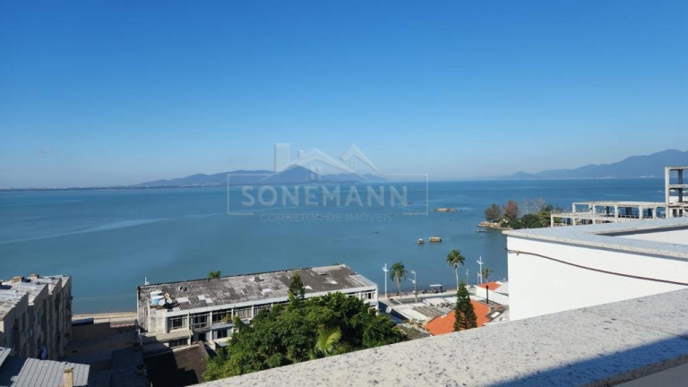 Imagem Apartamento com 2 Quartos à Venda, 61 m² em Coqueiros - Florianópolis