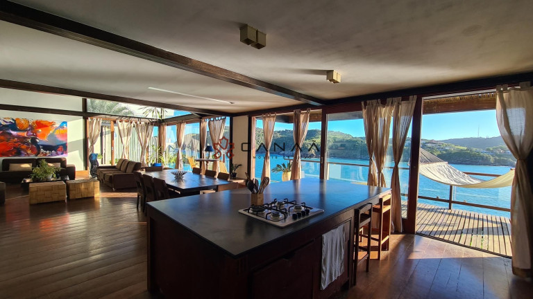 Imagem Casa com 5 Quartos à Venda, 400 m² em Ferradura - Armação Dos Búzios Imagem Casa com 5 Quartos à Venda, 400 m² em Ferradura - Armação Dos Búzios