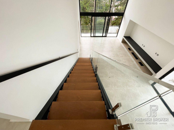 Imagem Casa com 4 Quartos à Venda, 330 m² em Várzea - Teresópolis Imagem Casa com 4 Quartos à Venda, 330 m² em Várzea - Teresópolis